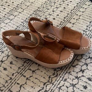 Universal Thread Tan Suede Wedge Sandals
